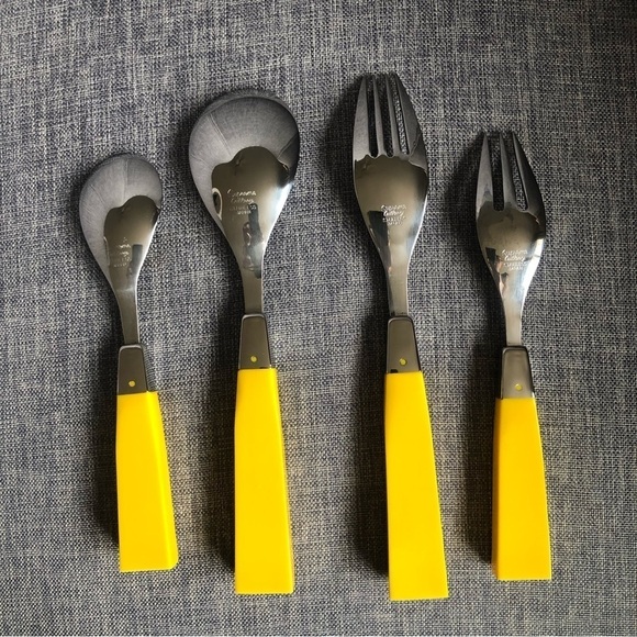 Supreme Cutlery set of 4 yellow mid modern century style - Picture 3 of 8